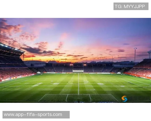 足球飞球场的激情与梦想在绿茵场上交汇的精彩瞬间